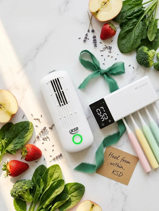 Routine d'hygiène familiale combinant le KSD Cleaner pour les aliments et le Stérilisateur UV pour la brosse à dents
